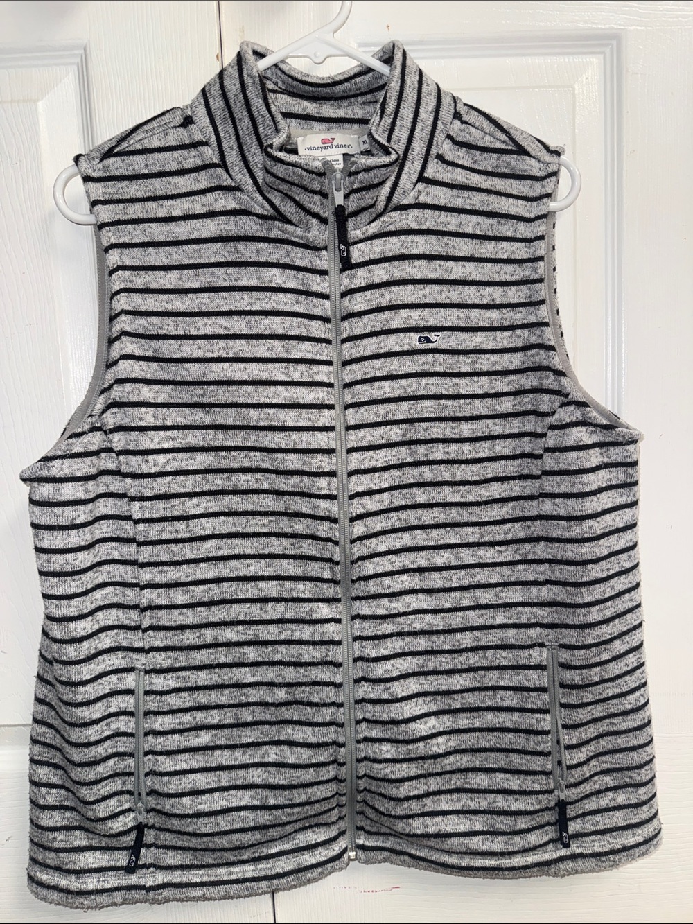 Vineyard Vines Womens XL Gray and Black Striped Zip-Up Vest